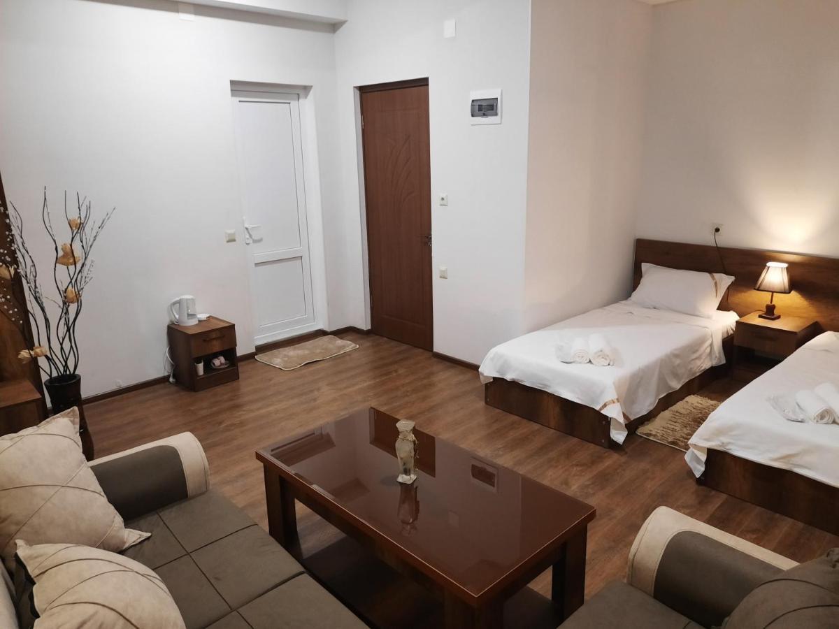 Hotel Goldenera Kutaisi Exterior photo